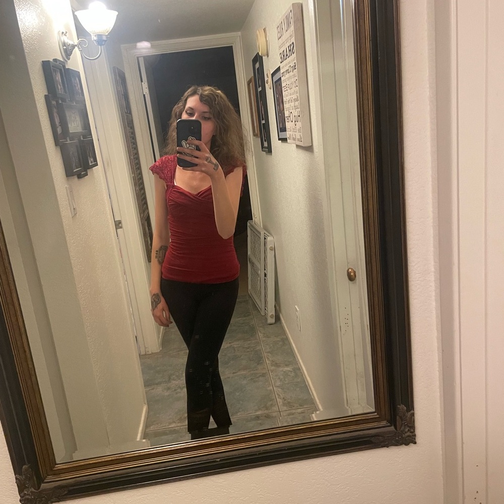 maroon top